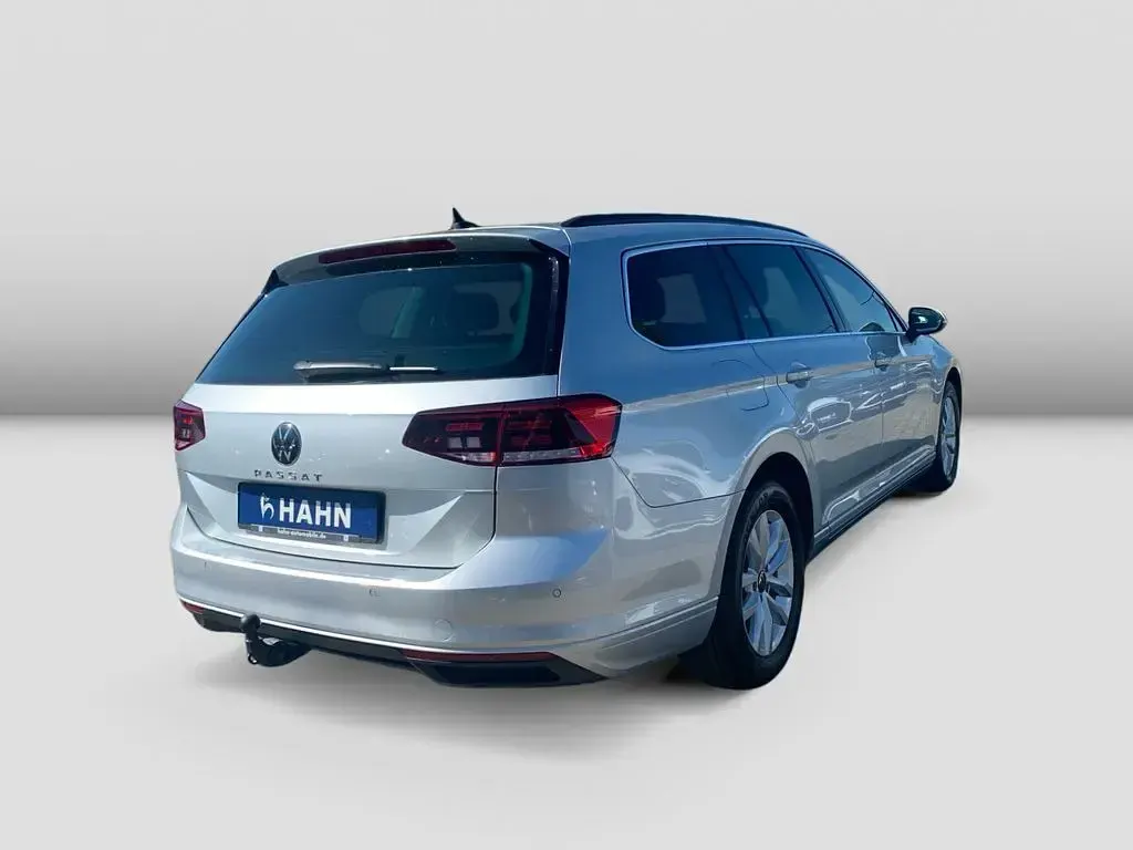 Gebraucht VW Passat Business 150 PS (110 kW) 2023 Silber Kombi