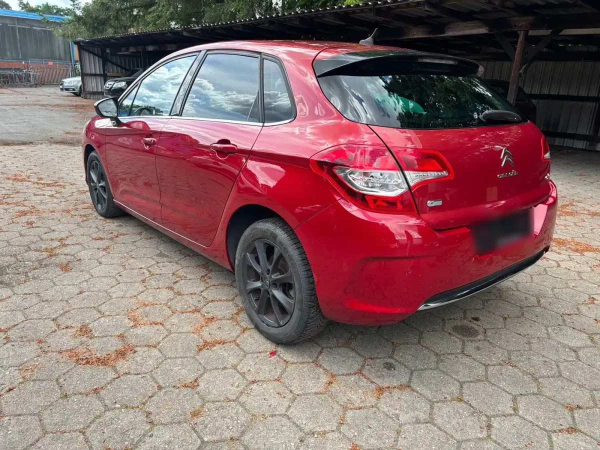 Gebraucht Citroën C4 Shine 120 PS (88 kW) 2011 Rot Limousine