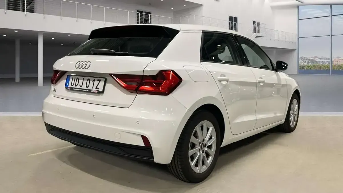Gebraucht Audi A1 110 PS (80 kW) 2023 Cortinaweiß SUV