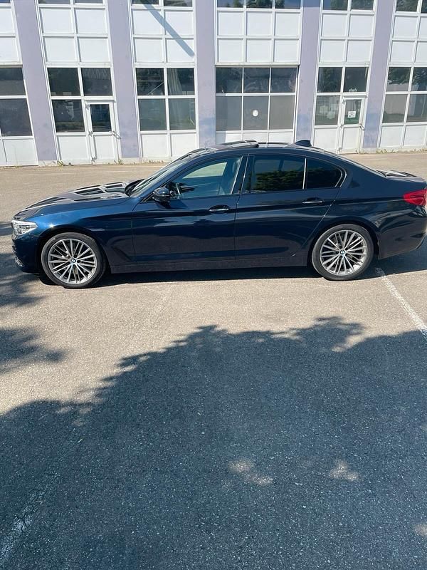 Gebraucht BMW 540 Sport Line 320 PS (235 kW) 2018 Blau Limousine