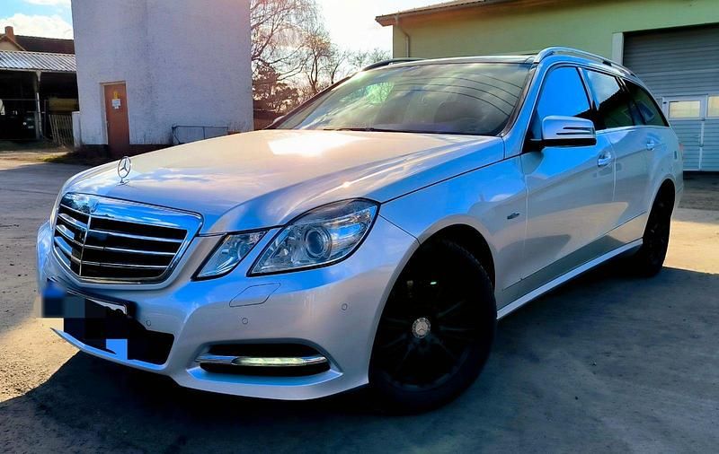 Gebraucht Mercedes E350 Avantgarde 265 PS (194 kW) 2011 Silber Kombi
