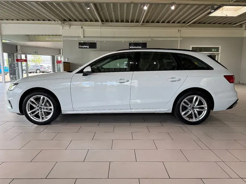 Gebraucht Audi A4 Advanced 204 PS (150 kW) 2022 Weiß Kombi