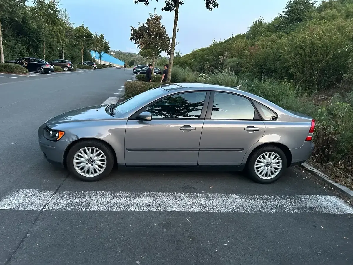 Gebraucht Volvo S40 140 PS (102 kW) 2004 Silber Limousine