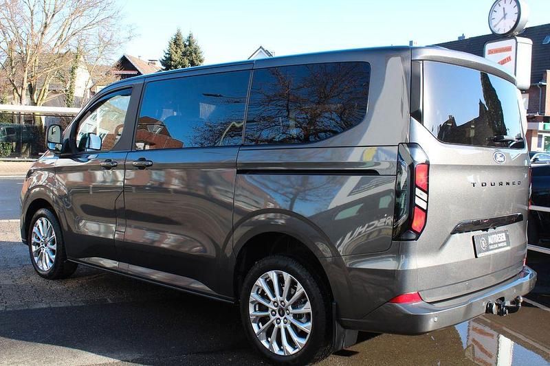 Gebraucht Ford Tourneo Titanium 170 PS (125 kW) 2024 Grau Van / Kleinbus