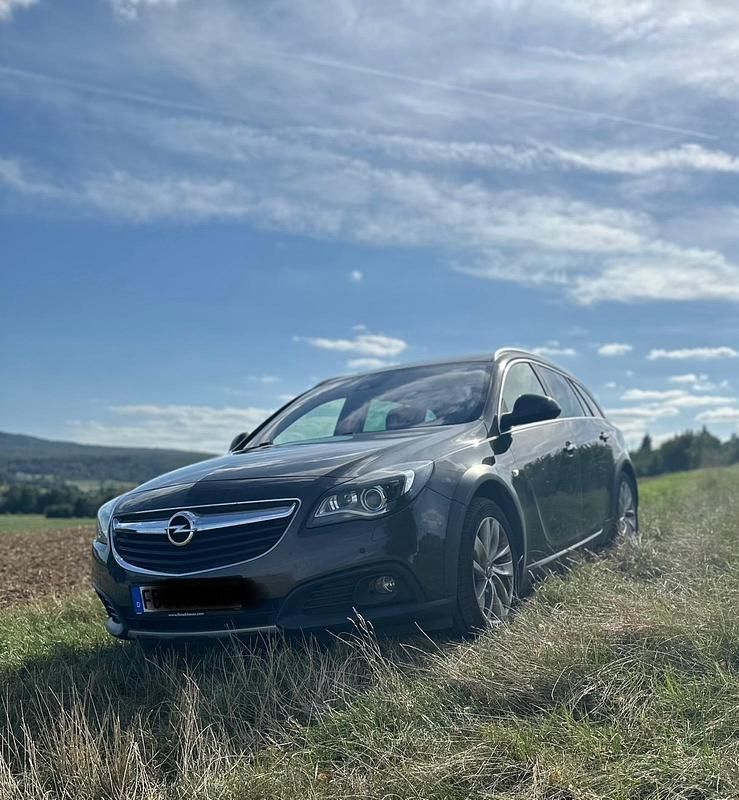 Braun Gebraucht 2016 Opel Insignia Country Tourer Kombi | 10.000 € (Superpreis) - Bild 1/4