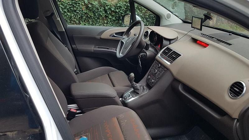 Gebraucht Opel Meriva 120 PS (88 kW) 2013 Weiß Van / Kleinbus