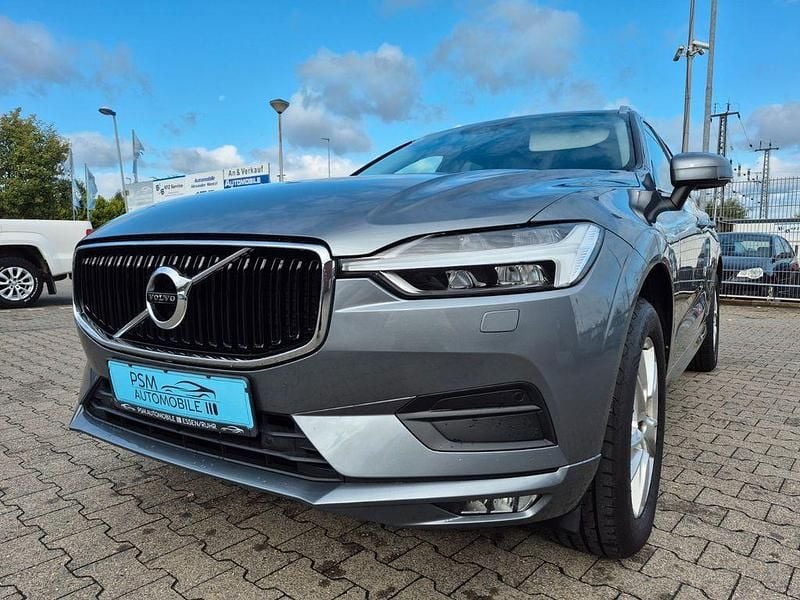 Grau Gebraucht 2018 Volvo XC60 Momentum SUV | 17.999 € (Superpreis) - Bild 1/4