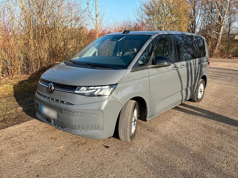 Gebraucht VW Multivan Life 150 PS (110 kW) 2025 Grau Van