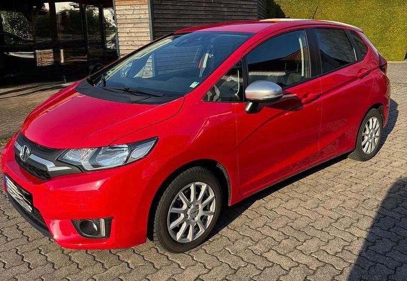 Gebraucht Honda Jazz 102 PS (75 kW) 2016 Rot Kleinwagen