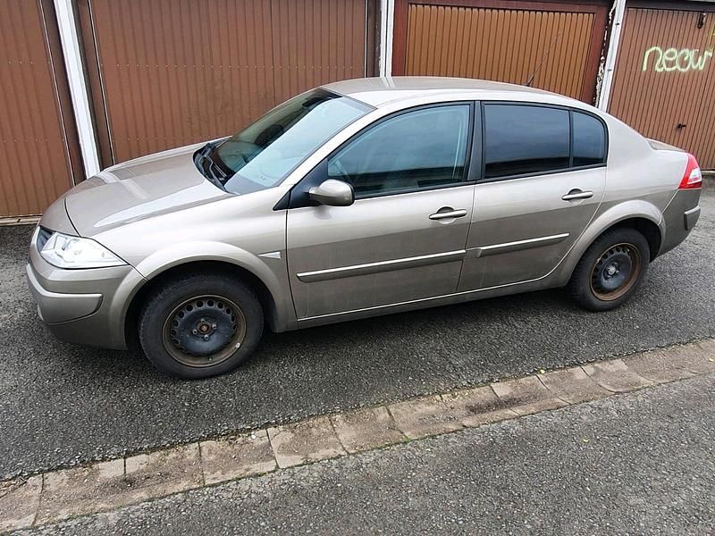 Gebraucht Renault Mégane II 110 PS (80 kW) 2008 Braun Limousine
