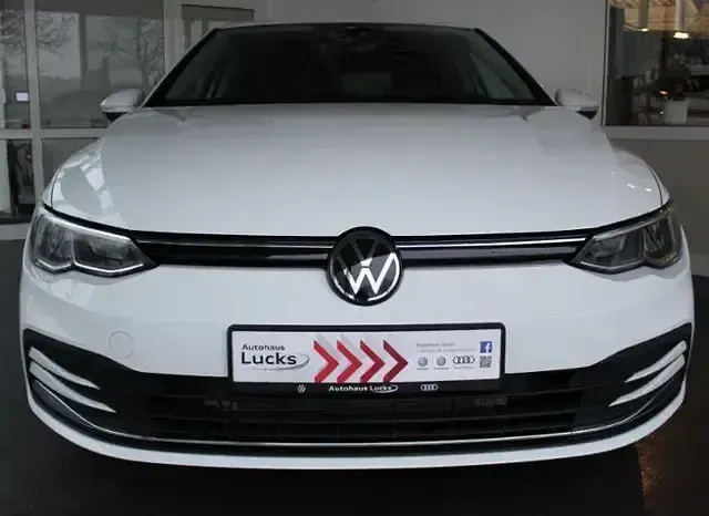 Gebraucht VW Golf VIII Move 150 PS (110 kW) 2024 Weiss Limousine