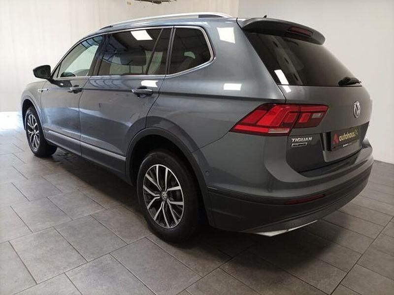 Gebraucht VW Tiguan Allspace Comfortline 200 PS (147 kW) 2020 Grau SUV
