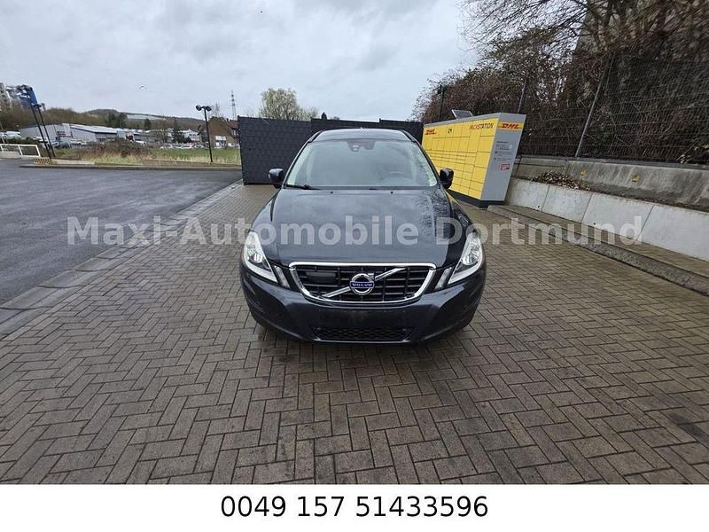 Gebraucht Volvo XC60 Momentum 163 PS (119 kW) 2012 Schwarz SUV