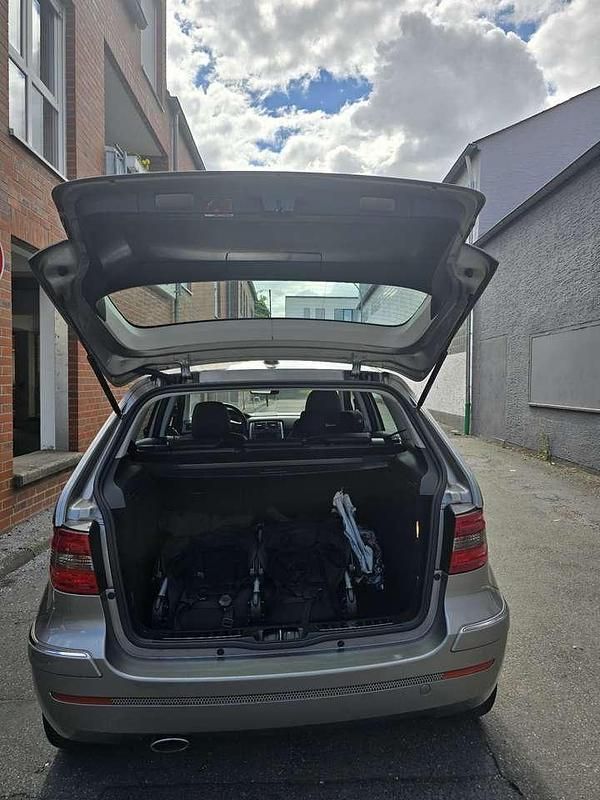 Gebraucht 2007 Mercedes B180 Edition Van / Kleinbus | 2.400 € (Teuer) - Bild 1/4