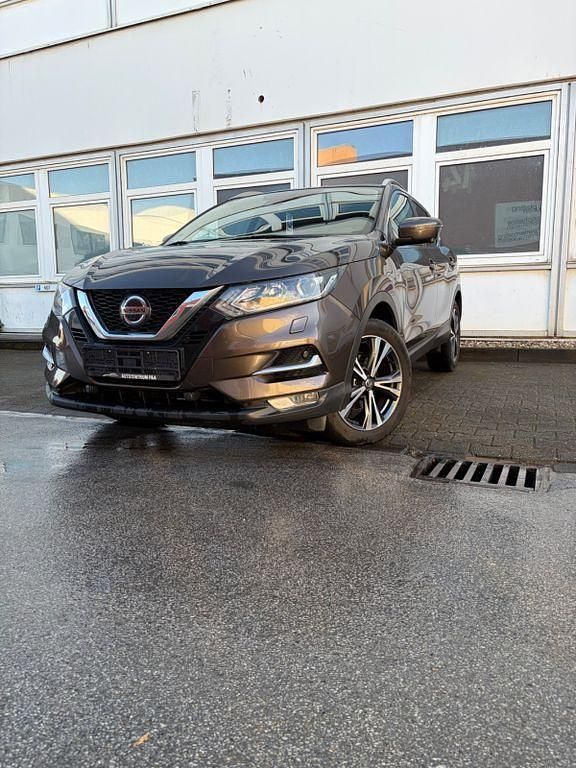 Gebraucht Nissan Qashqai 116 PS (85 kW) 2018 Braun SUV