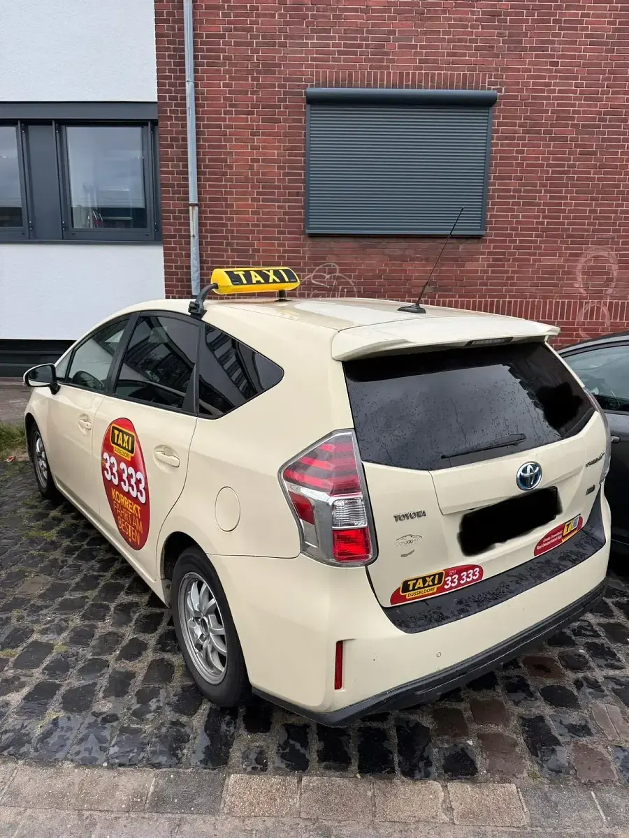 Gebraucht Toyota Prius+ Comfort 99 PS (72 kW) 2018 Gelb Van / Kleinbus