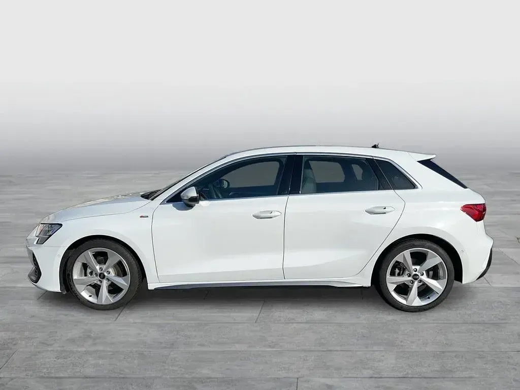 Gebraucht Audi A3 S-Line 150 PS (110 kW) 2025 Gletscherweiß metallic Limousine