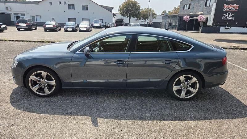 Grau Gebraucht 2011 Audi A5 Sportback Kleinwagen | 7.400 € (Guter Preis) - Bild 1/4