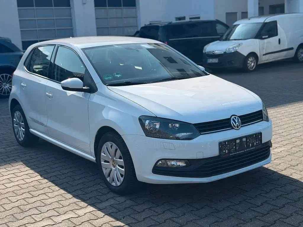Second-hand VW Polo Trendline 75 CP (55 kW) 2017 Alb Berlinǎ