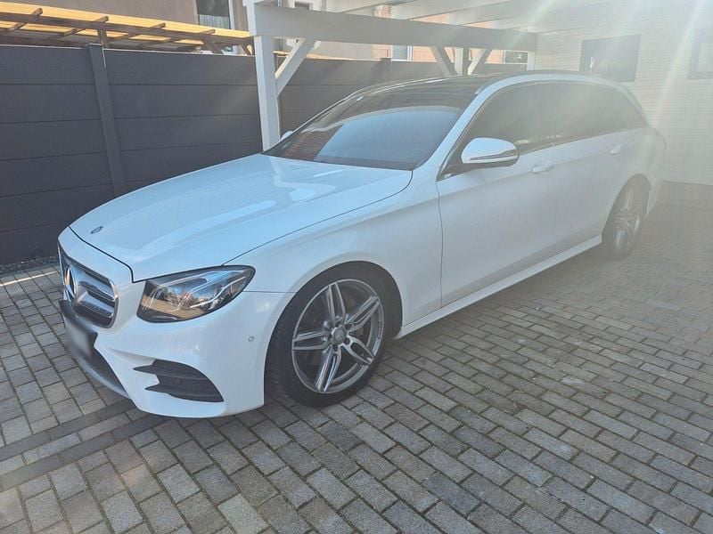 Gebraucht Mercedes E220 AMG line 194 PS (142 kW) 2016 Grau Kombi
