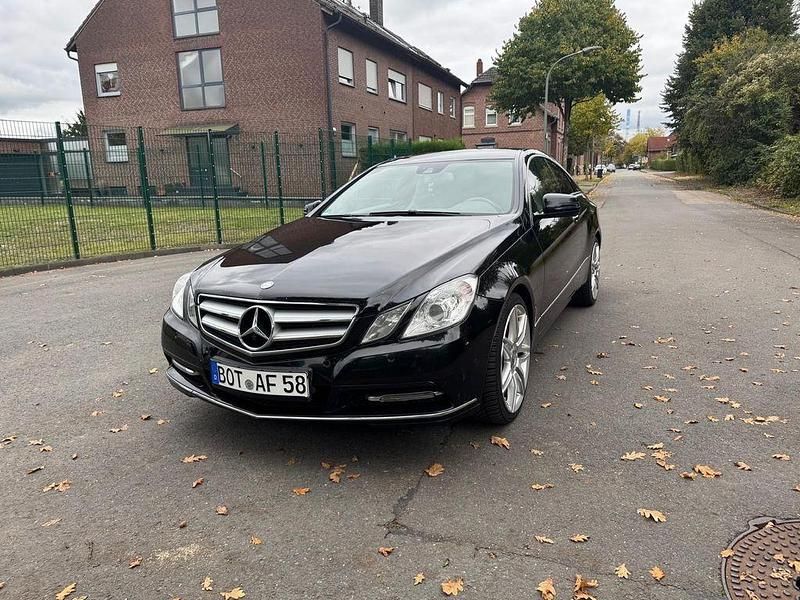 Gebraucht Mercedes E350 265 PS (194 kW) 2013 Schwarz Coupé