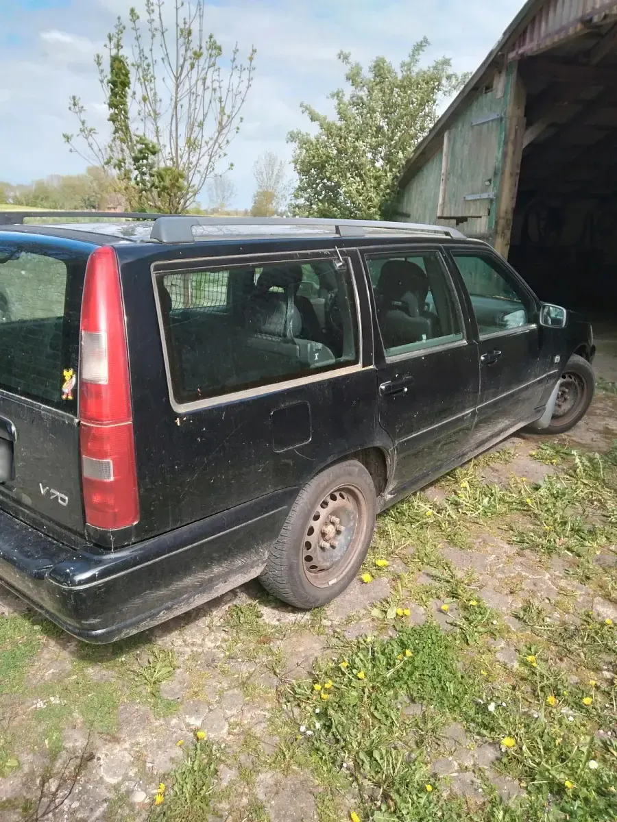 Gebraucht Volvo V70 144 PS (105 kW) 1999 Schwarz Kombi