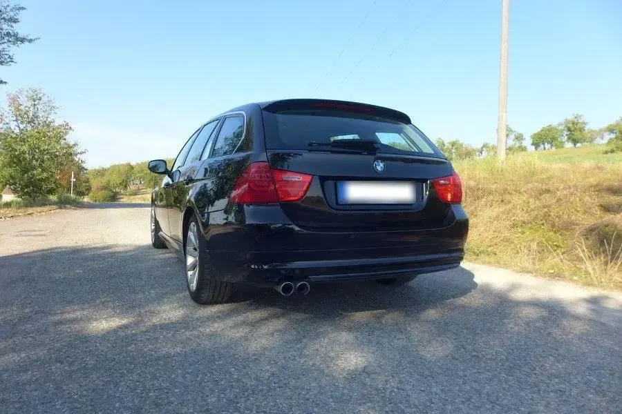 Gebraucht BMW 330 Performance 245 PS (180 kW) 2011 Schwarz Kombi