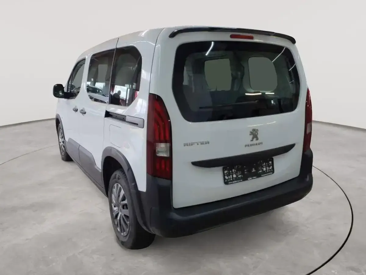Gebraucht Peugeot Rifter Active 110 PS (80 kW) 2022 Weiß Van / Kleinbus