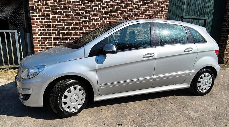 Gebraucht Mercedes B170 116 PS (85 kW) 2008 Silber Van / Kleinbus