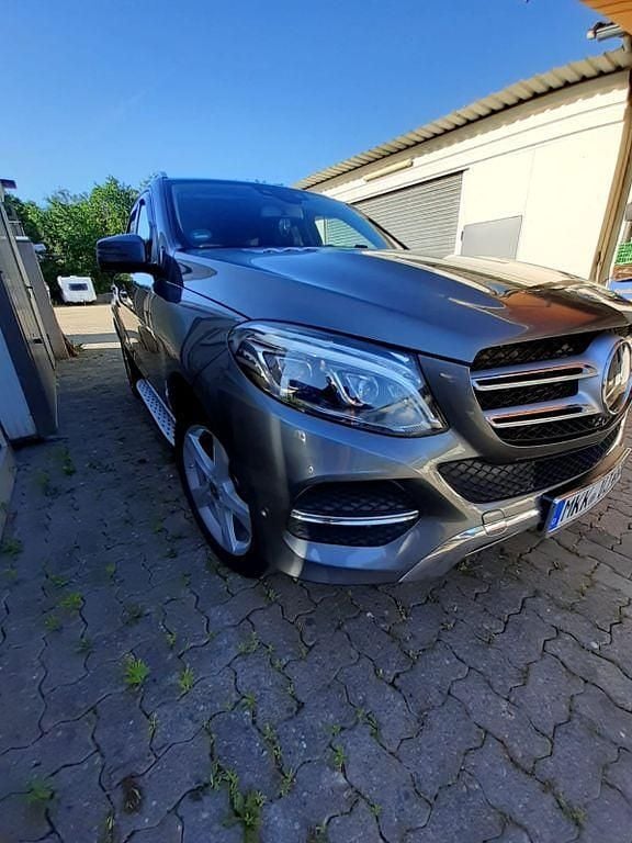 Grau Gebraucht 2017 Mercedes GLE350 SUV | 26.500 € (Guter Preis) - Bild 1/4