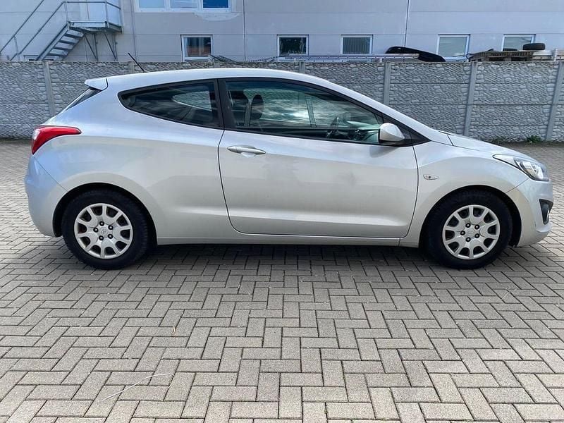 Gebraucht Hyundai i30 135 PS (99 kW) 2014 Silber Coupé