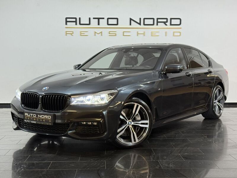 Grau Gebraucht 2016 BMW 750 Performance Limousine | 33.990 € (Teuer) - Bild 1/4