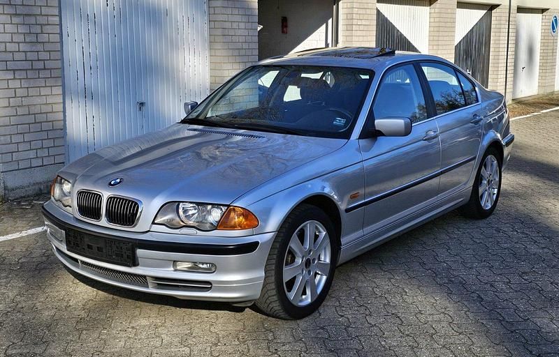 Silber Gebraucht 2000 BMW 330 Limousine | 3.900 € (Fairer Preis) - Bild 1/4