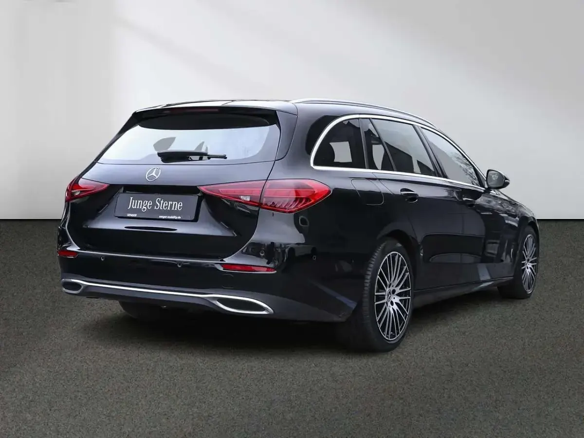 Gebraucht Mercedes C180 Avantgarde 170 PS (125 kW) 2023 Unilack schwarz uni Kombi