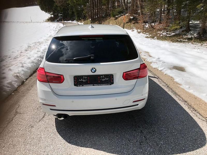 Gebraucht BMW 320 Sport Line 190 PS (139 kW) 2016 Weiß Kombi