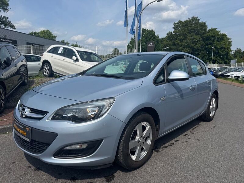Silber Gebraucht 2013 Opel Astra Limousine | 5.490 € (Fairer Preis) - Bild 1/4