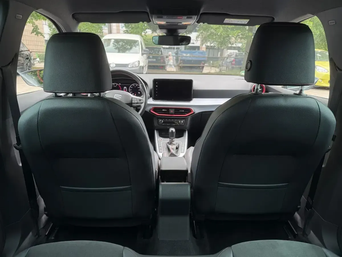 Gebraucht Seat Arona FR 110 PS (80 kW) 2023 Grau SUV