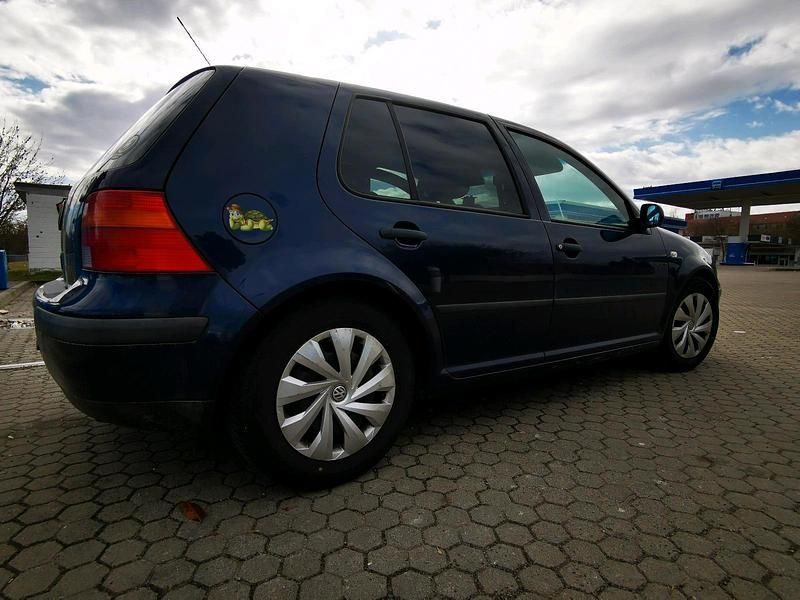 Gebraucht VW Golf IV 102 PS (75 kW) 2001 Blau Kleinwagen