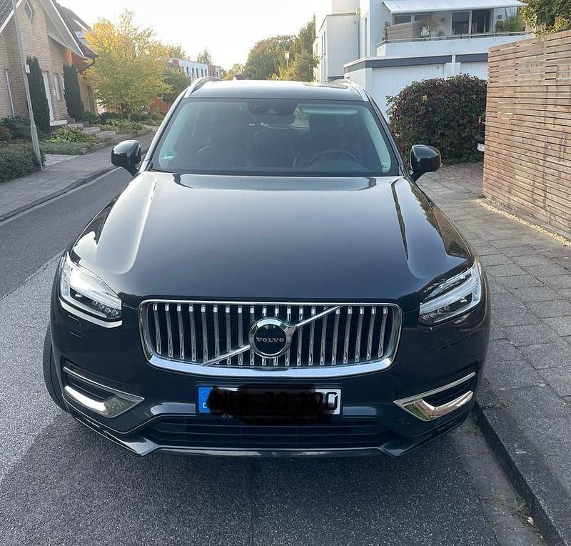 Grau Gebraucht 2020 Volvo XC90 Inscription SUV | 34.900 € (Guter Preis) - Bild 1/4