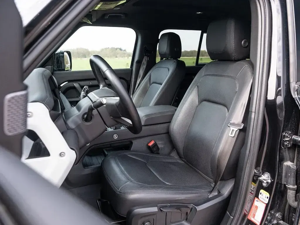 Gebraucht Land Rover Defender S 409 PS (300 kW) 2024 Schwarz SUV