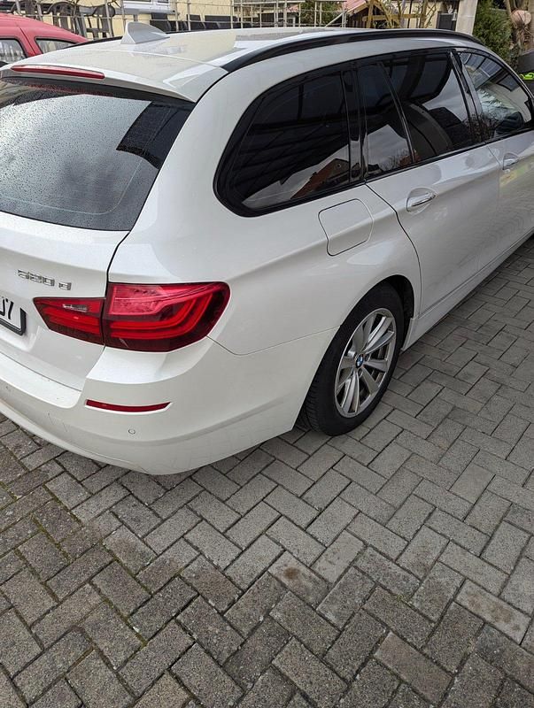 Gebraucht BMW 520 190 PS (139 kW) 2016 Weiß Kombi