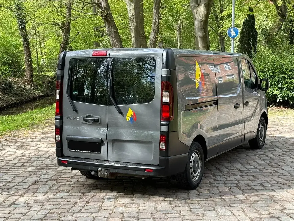 Gebraucht Renault Trafic 116 PS (85 kW) 2015 Andere farben Van / Kleinbus
