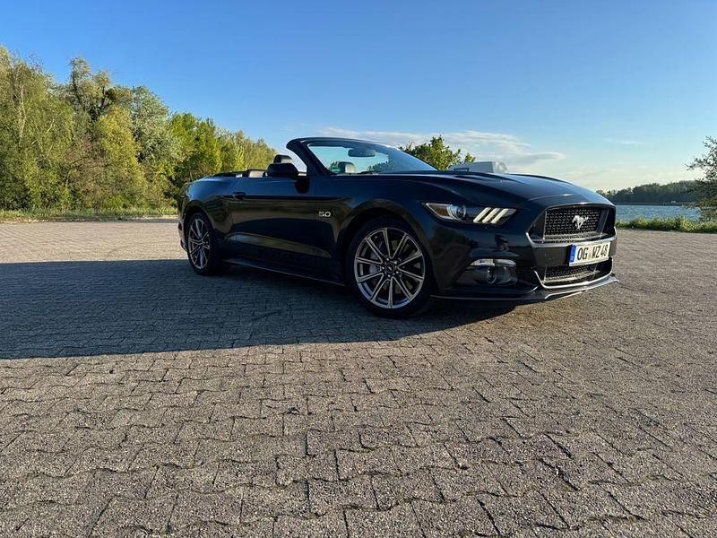 Second-hand Ford Mustang 421 CP (309 kW) 2016 Negru Cabrio