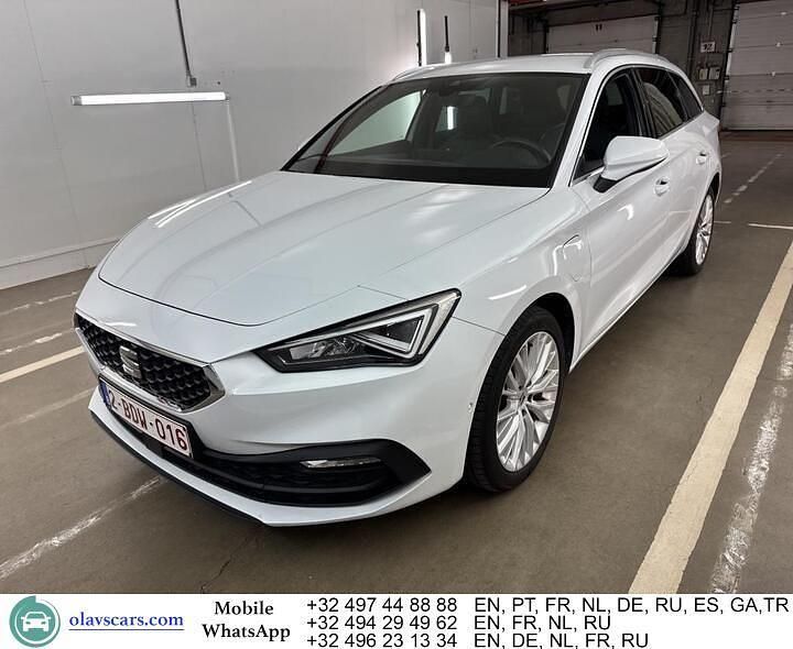 Weiß Gebraucht 2021 Seat Leon XCELLENCE Limousine | 16.577 € (Fairer Preis) - Bild 1/4