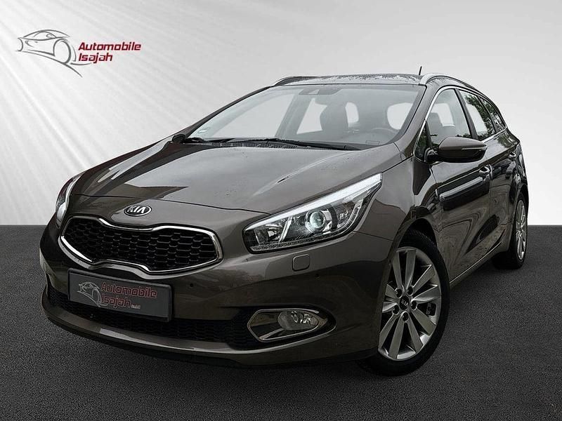 Beige Gebraucht 2012 Kia Ceed Sportswagon Spirit Kombi | 8.490 € (Etwas zu teuer) - Bild 1/4