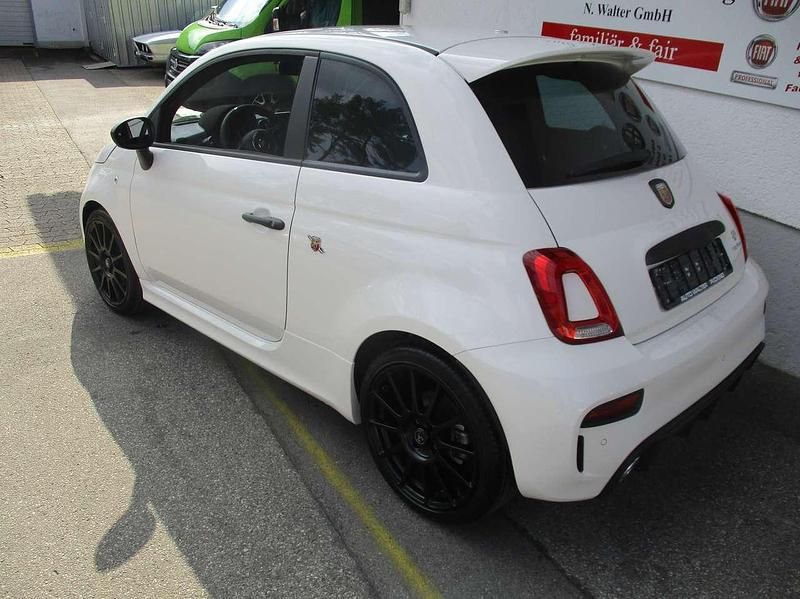 Gebraucht Abarth 595 165 PS (121 kW) 2024 Gara weiß Kleinwagen