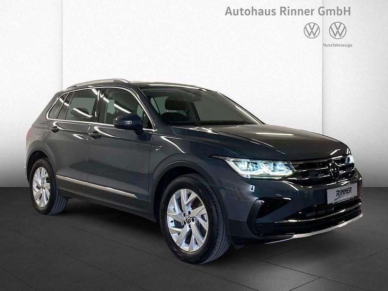 Grau Gebraucht 2022 VW Tiguan Elegance SUV | 29.690 € (Guter Preis) - Bild 1/4