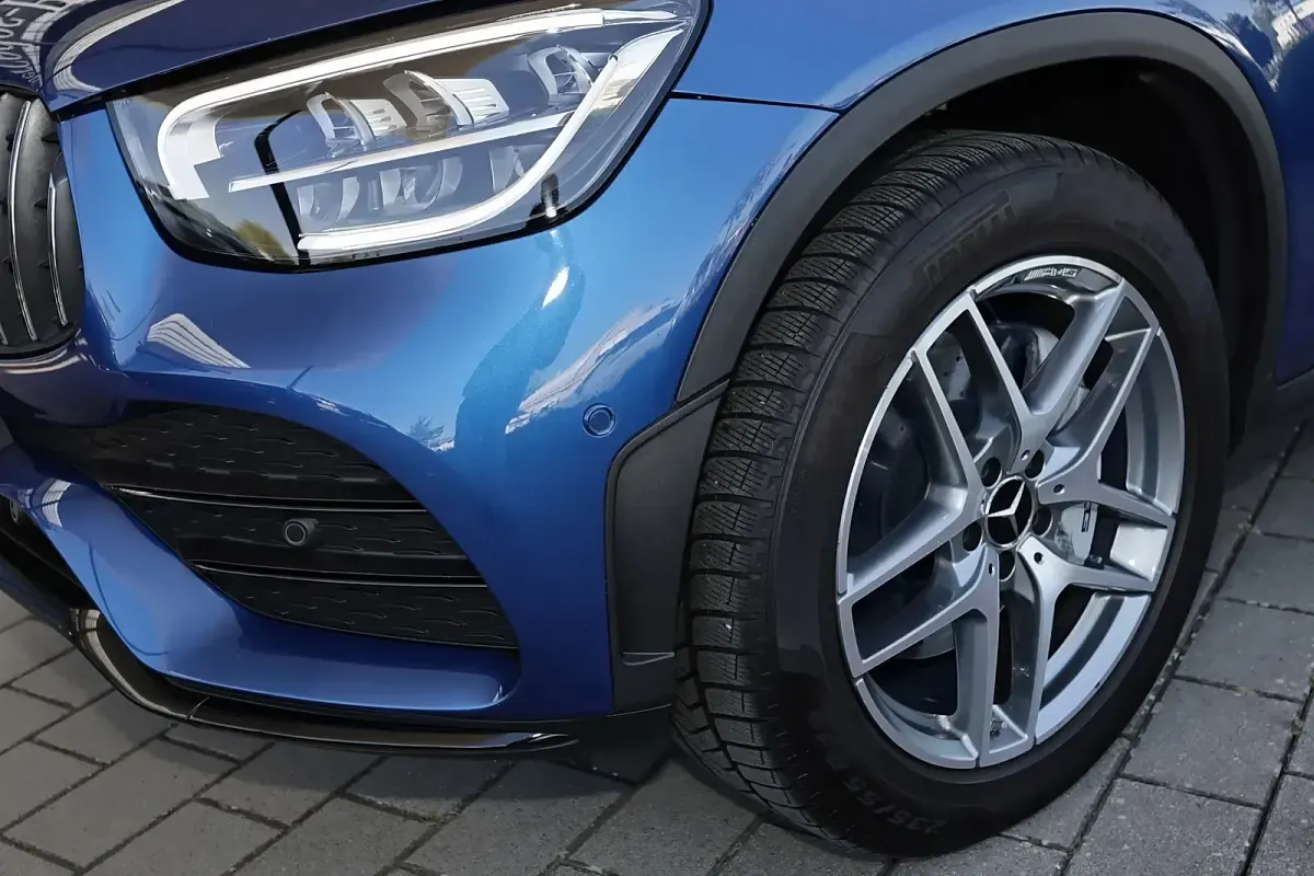 Gebraucht Mercedes GLC43 AMG AMG 390 PS (286 kW) 2023 Metalliclack spektralblau SUV