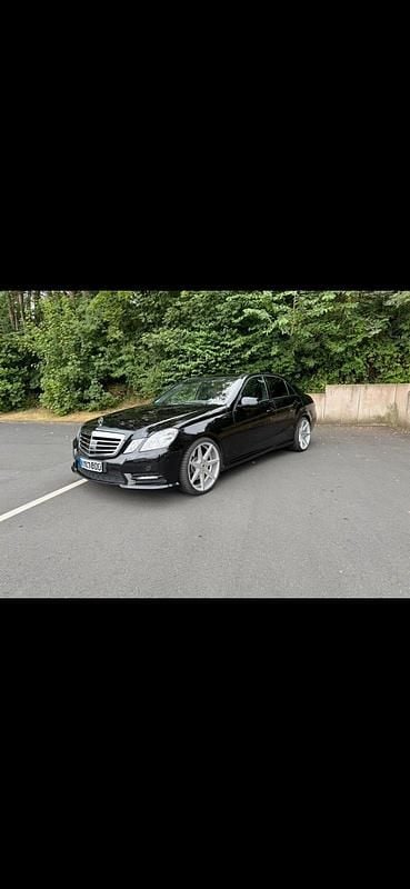Gebraucht Mercedes E500 387 PS (284 kW) 2011 Schwarz Limousine