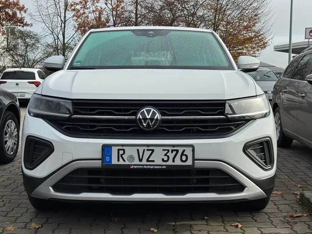 Gebraucht VW T-Cross Basis 95 PS (69 kW) 2025 Ascotgrau SUV